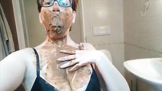 European Scat Lady Eating Shit